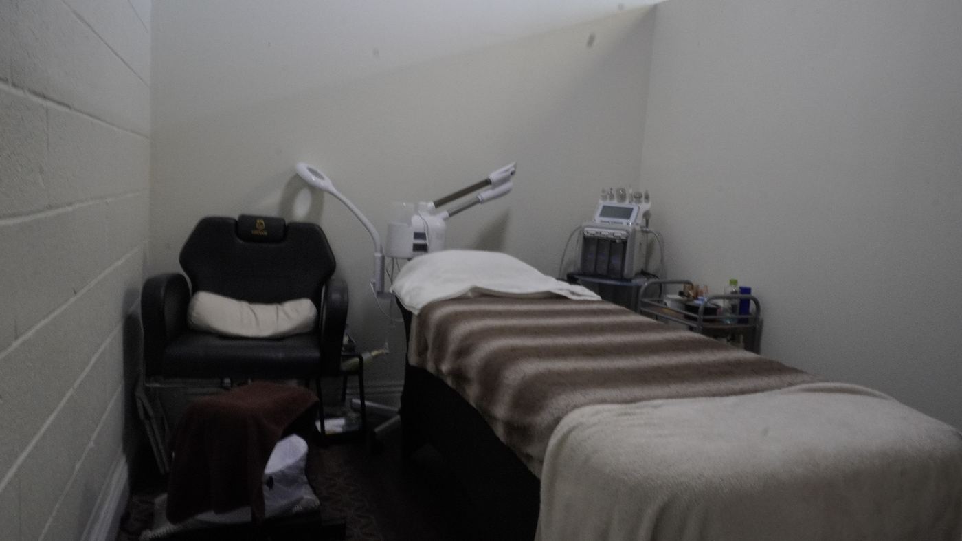 Treatment and facial room